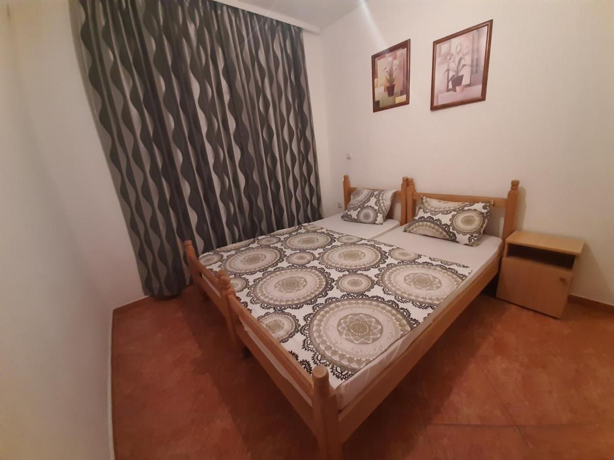 Apartments Nurkovic Dobra Voda Quarto foto